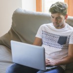 パソコンを膝の上で使うと男性不妊になる？